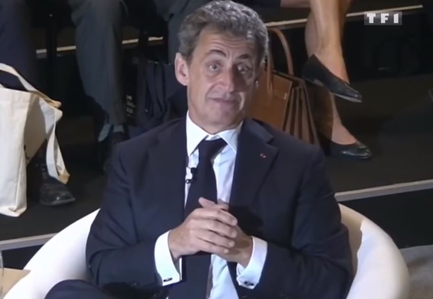 Le sketch étonnant de Canteloup (employé de Bouygues) sur