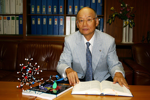 Le prix Nobel Satoshi Ōmura publie une étude en faveur de l'ivermectine