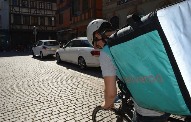 Darmanin annonce l'expulsion du livreur Deliveroo «antisémite»