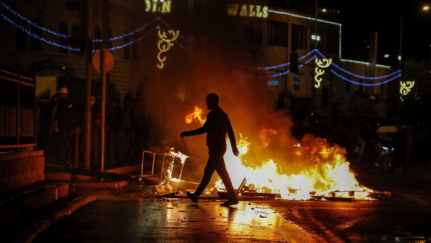 Jérusalem : 120 blessés dans des affrontements entre juifs d'extrême droite et Palestiniens