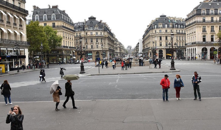 Hidalgo veut que Paris soit une ville quasi piétonne en 2022