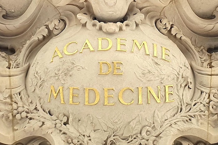 «Une épidémie redoutable» : l'Académie de médecine pour le vaccin anti-covid obligatoire