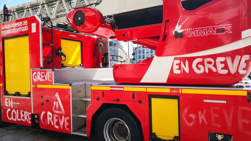 Dictature vaccinale : des pompiers de Haute-Savoie suspendus Dictature vaccinale : des pompiers de Haute-Savoie suspendus