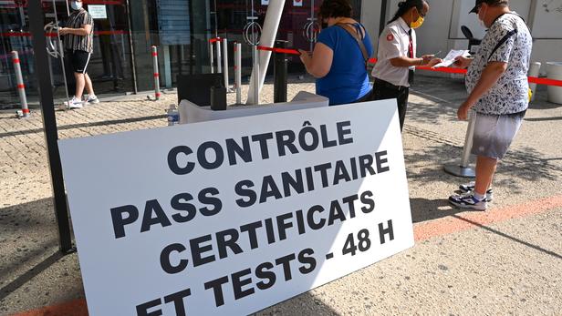 Après les Yvelines, l’Essonne et le Haut-Rhin, le pass sanitaire suspendu dans les centres commerciaux des Hauts-de-Seine