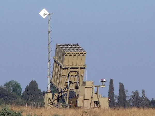 Les États-Unis pourraient transférer deux systèmes israéliens de défense aérienne « Iron Dome » à l’Ukraine