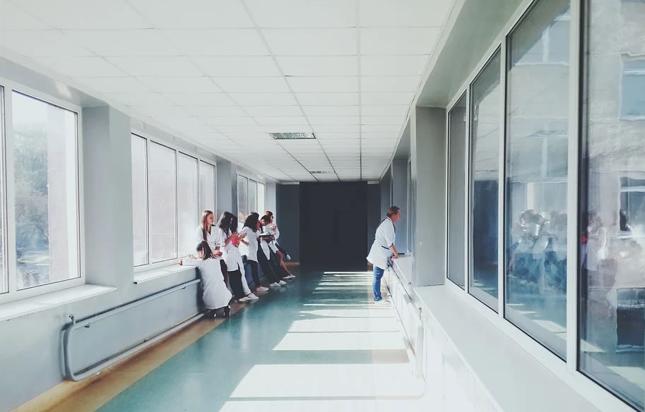 Covid-19 : en manque de soignants, l'hôpital de Mulhouse déclenche le Plan blanc Covid-19 : en manque de soignants, l’hôpital de Mulhouse déclenche le Plan blanc