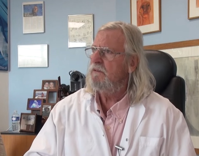 Professeur Didier Raoult – Les comploteurs et l’information Professeur Didier Raoult – Les comploteurs et l’information