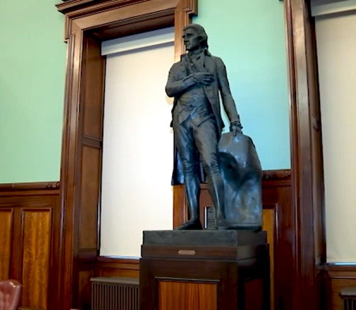 Cancel culture : la statue de Thomas Jefferson retirée de la salle de conseil de la mairie de New York