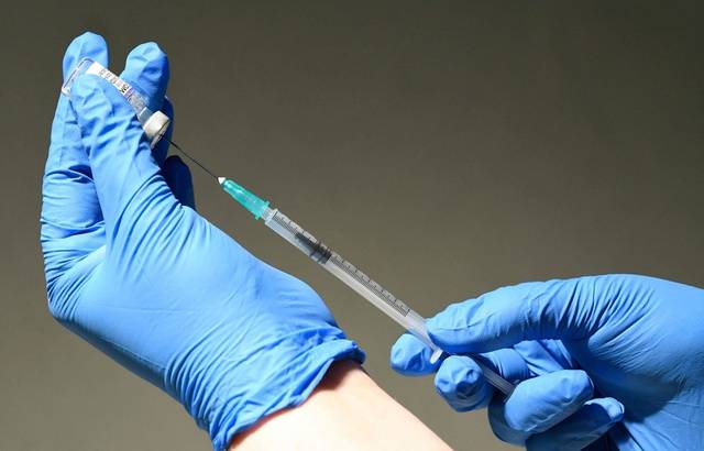 Guadeloupe : le gouvernement s’engage à fournir des vaccins sans ARN messager aux soignants