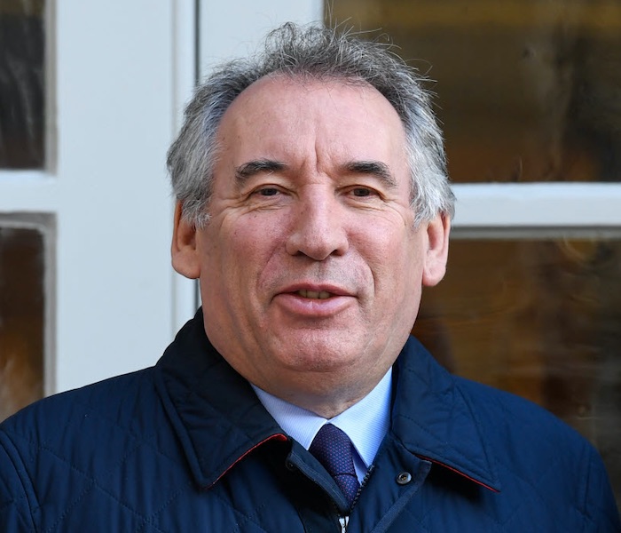 Soupçon d'emplois fictifs d'assistants d'eurodéputés : le MoDem et l'UDF mis en examen Soupçon d’emplois fictifs d’assistants d’eurodéputés : le MoDem et l’UDF mis en examen