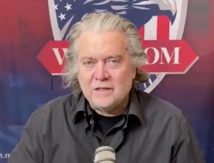 Steve Bannon encourage les Français à combattre la dictature sanitaire