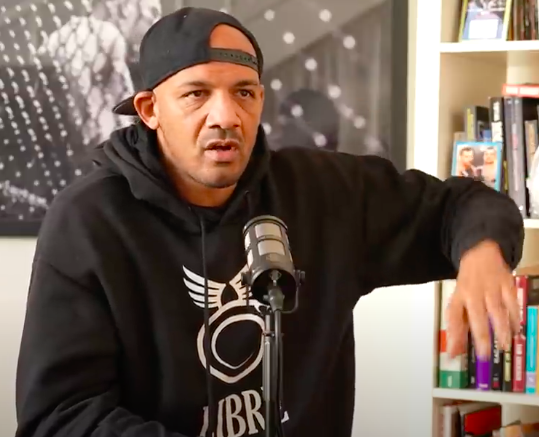 Covidisme : le champion de MMA Cyrille Diabaté n'est pas dupe Covidisme : le champion de MMA Cyrille Diabaté n’est pas dupe