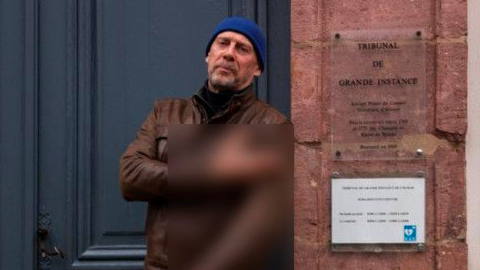 Affaire de la « quenelle de Colmar » : Alain Soral définitivement condamné à 150 jours de prison ou 22500 euros d’amende Affaire de la « quenelle de Colmar » : Alain Soral définitivement condamné à 150 jours de prison ou 22500 euros d’amende