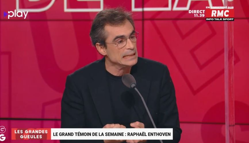 Raphaël Enthoven, qui insulte des millions de Français, à nouveau invité partout