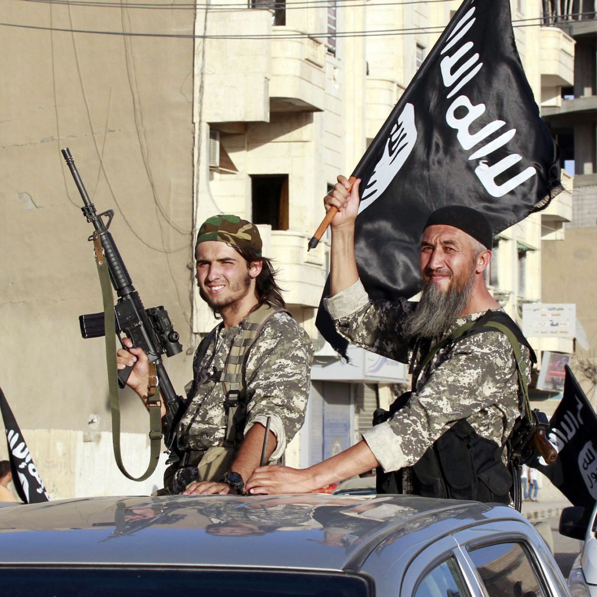 Des extrémistes amnistiés grâce aux USA quittent la Syrie pour l’Occident, selon la Défense russe