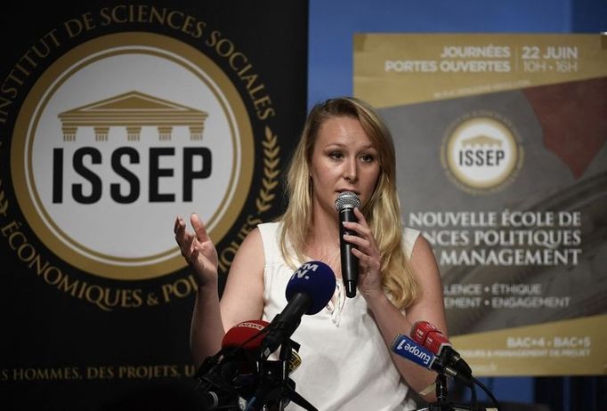 Marion Maréchal quitte la direction de son école dans la panade