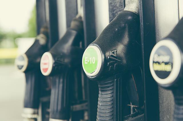 Le prix du carburant appauvrit les consommateurs et enrichit les actionnaires