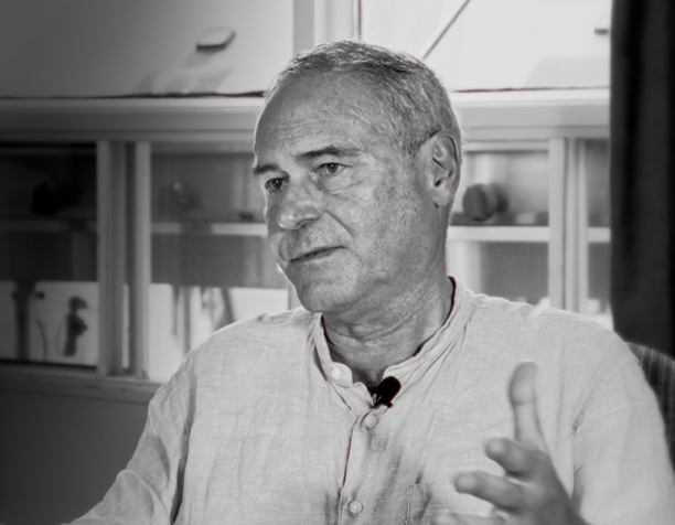 Pr Perronne : « Ce ne sont pas des vaccins, ce sont des boosters de virus »
