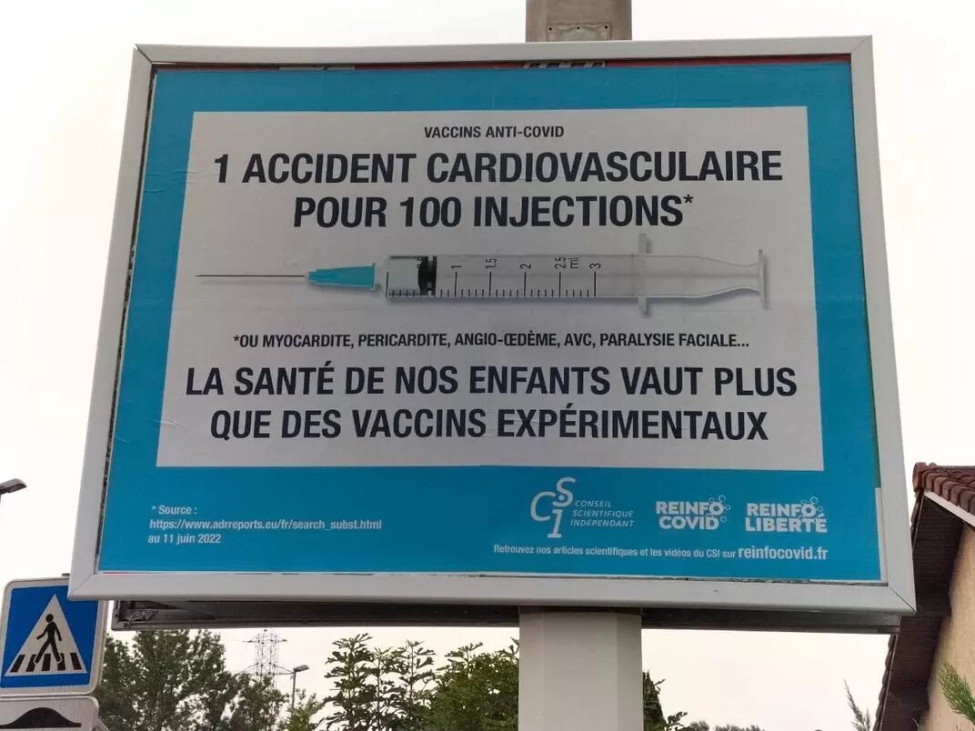 Les panneaux antivax se multiplient à Toulouse