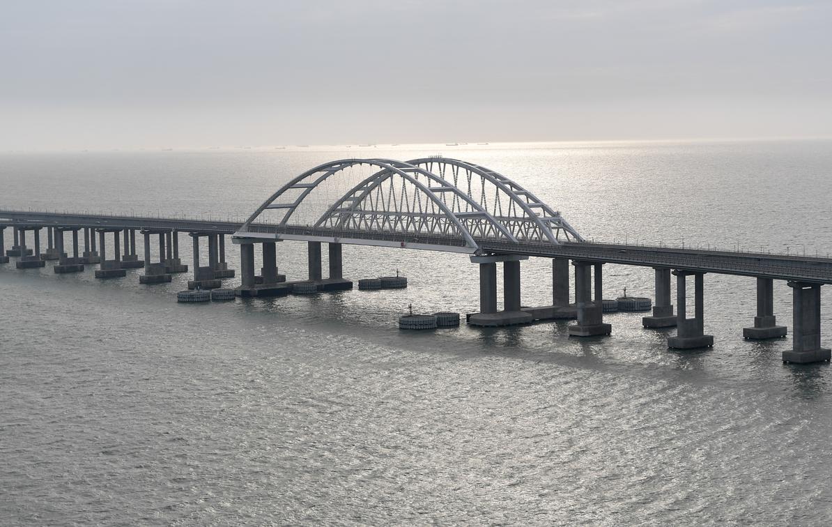 L’Ukraine menace de démanteler un pont reliant la Russie continentale à la Crimée