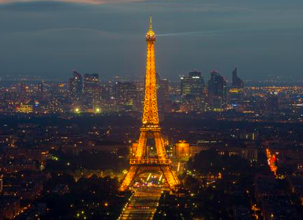 «Sobriété énergétique» : la mairie de Paris va éteindre la tour Eiffel plus tôt