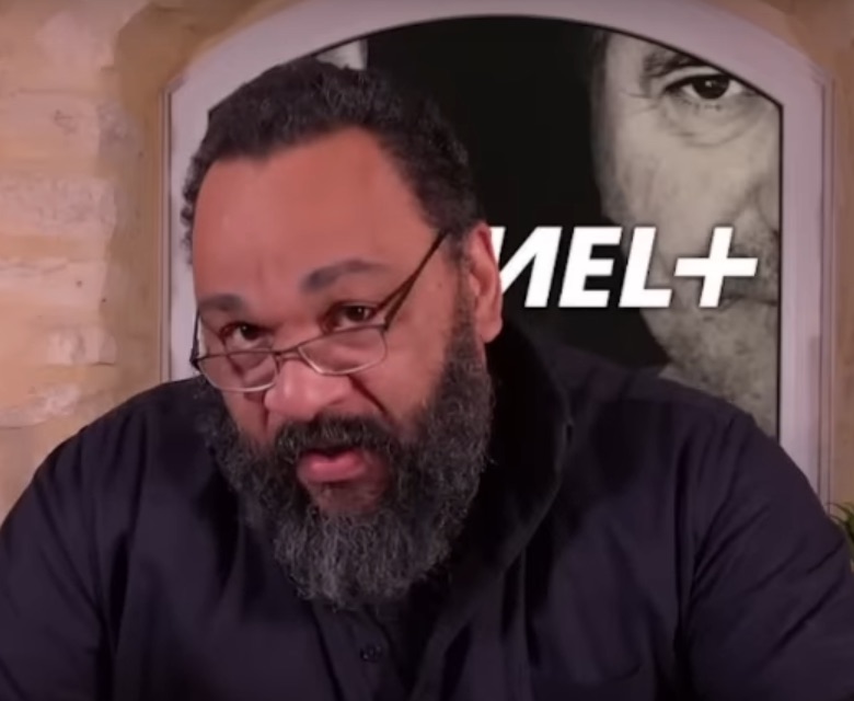 Dieudonné répond à Bigard, « la pute de chantier » Dieudonné répond à Bigard, « la pute de chantier »