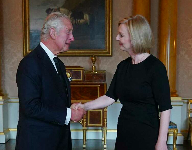 Charles III ne se rendra pas à la COP27, « sur conseil de Liz Truss »