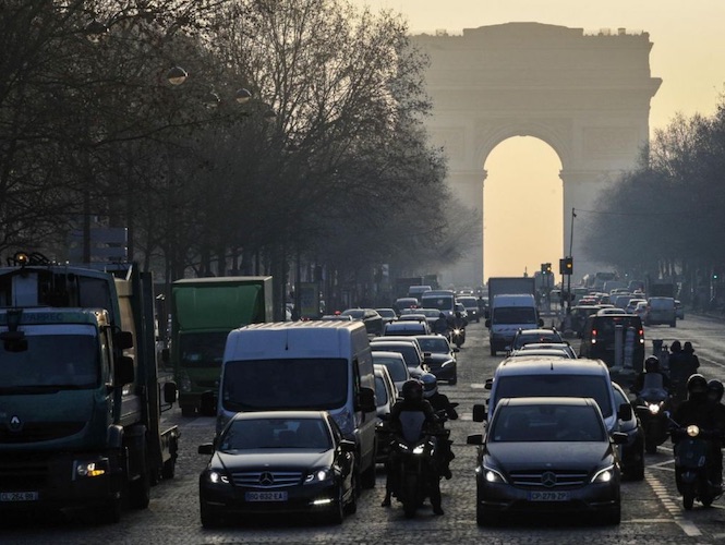 Pollution de l'air : la justice condamne l'État à payer vingt millions d'euros pour inaction Pollution de l’air : la justice condamne l’État à payer vingt millions d’euros pour inaction