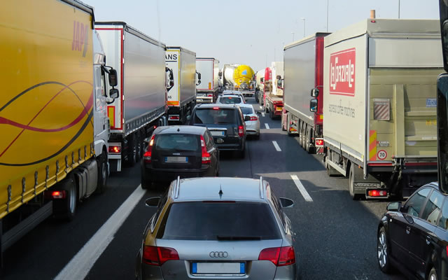 Les camionneurs bolsonaristes bloquent le Brésil