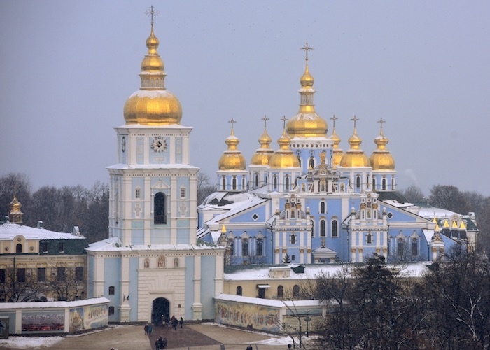 L’Ukraine interdit l’Église orthodoxe