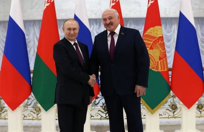 Loukachenko ironise pour savoir qui de lui ou de Poutine est le plus «toxique»