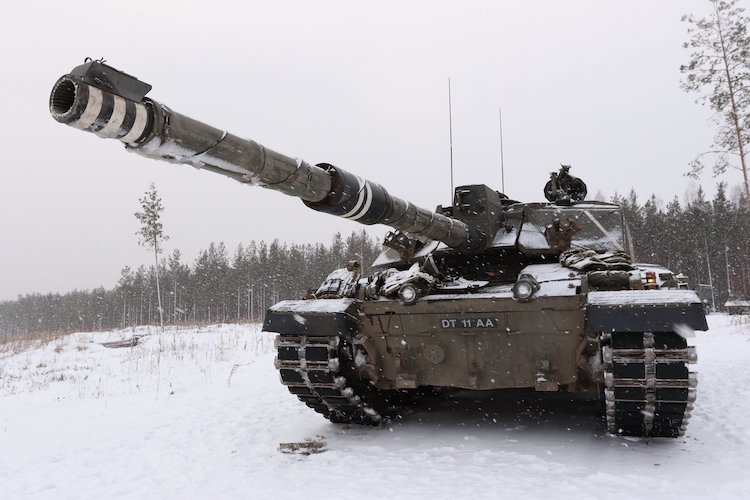 Le Royaume-Uni envisagerait de livrer des chars lourds à l’Ukraine