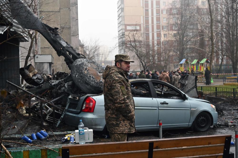 Un hélicoptère s’écrase près d’une école maternelle à Kiev