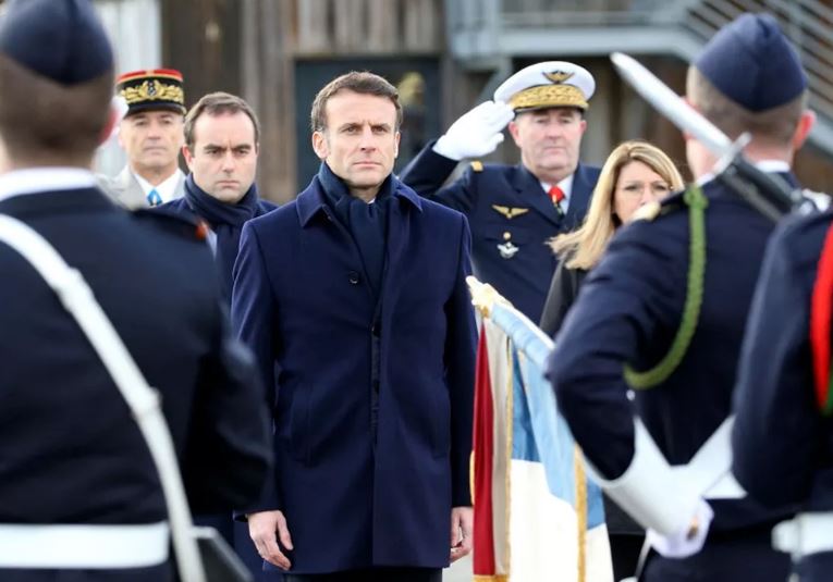 Macron : 400 milliards pour l’armée en 2024-2030