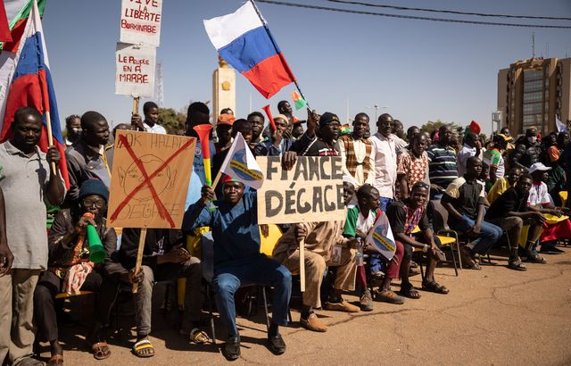 Burkina Faso : Ouagadougou donne un mois aux troupes françaises pour quitter le pays