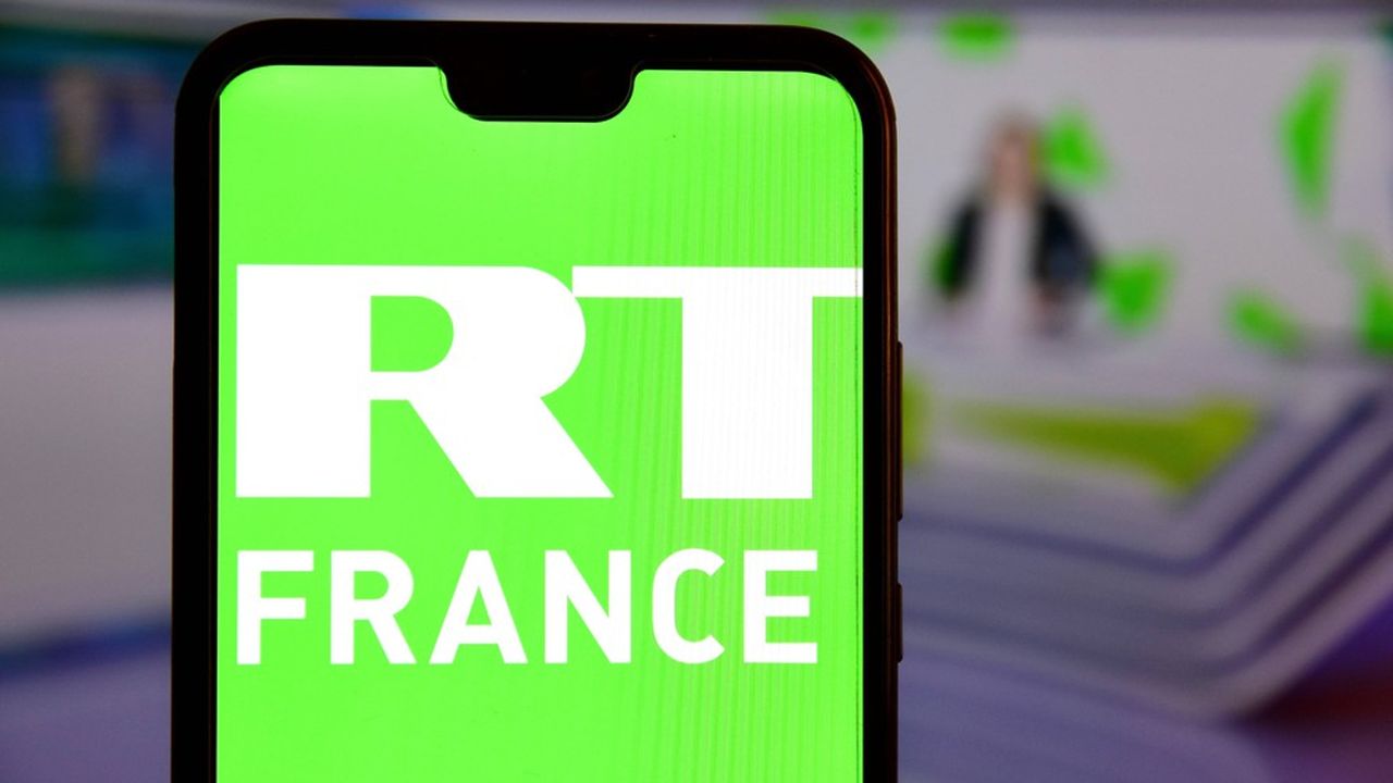 RT France contraint à la fermeture après le gel de ses comptes bancaires par l’État français