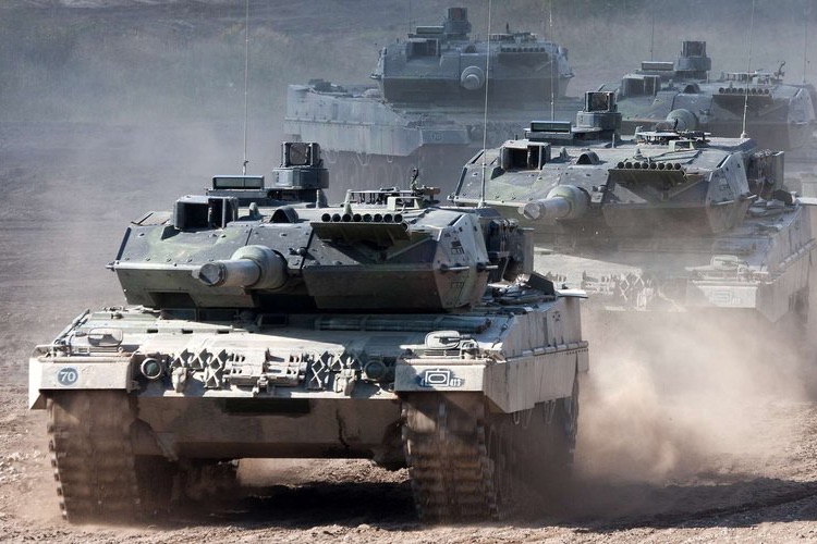 Livraison de chars à l’Ukraine : la Pologne pourrait se passer de l’aval de l’Allemagne