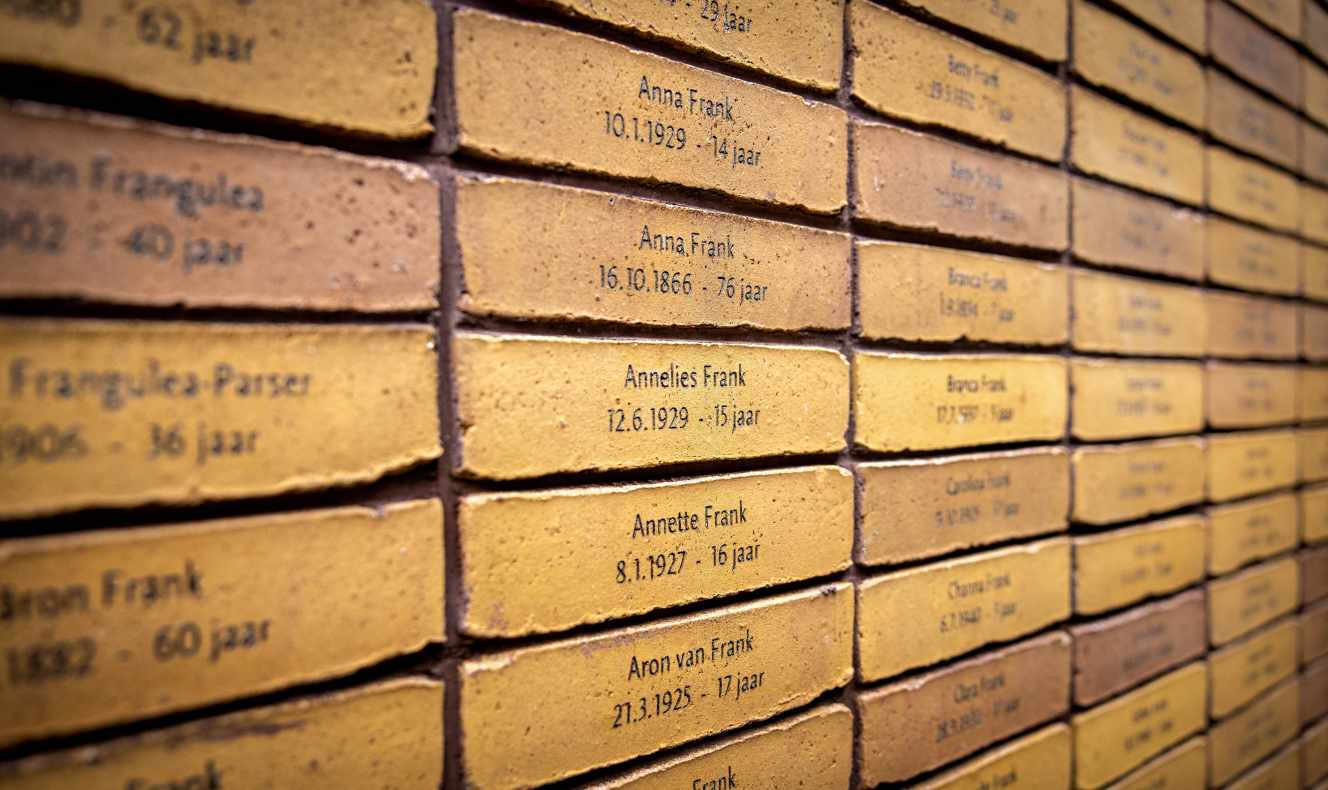 Pays-Bas : la Shoah, un « mythe » ou un récit exagéré, selon un quart des jeunes Pays-Bas : la Shoah, un « mythe » ou un récit exagéré, selon un quart des jeunes
