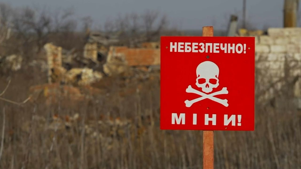 Guerre en Ukraine : l’utilisation des mines anti-personnelles au cœur d’une polémique