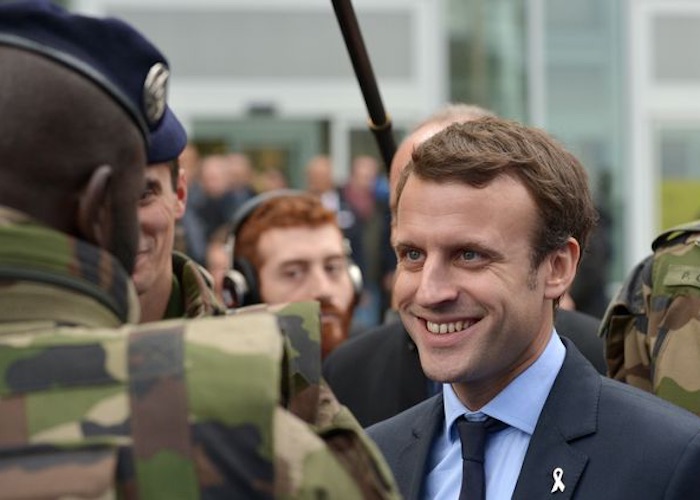 Livraisons d'armes à l'Ukraine : Moscou juge "absurde" la déclaration de Macron Livraisons d’armes à l’Ukraine : Moscou juge « absurde » la déclaration de Macron