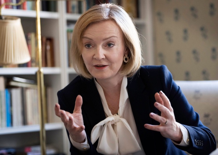 Liz Truss met en cause « le conformisme gauchisant des élites économiques britanniques »