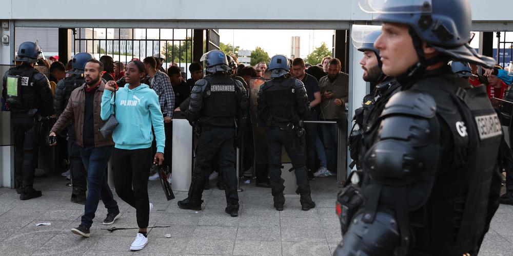Incidents du Stade de France : l’UEFA, la police française et Darmanin étrillés par un rapport indépendant