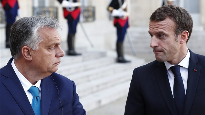 Guerre Russie/OTAN-UE : Macron tente de ramener Orbán dans le giron européiste