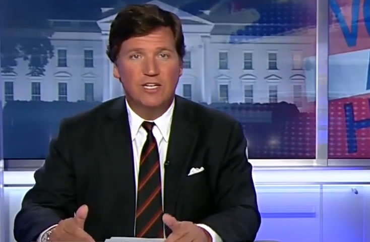 Le média conservateur Newsmax se réjouit du départ de Tucker Carlson de Fox News Le média conservateur Newsmax se réjouit du départ de Tucker Carlson de Fox News