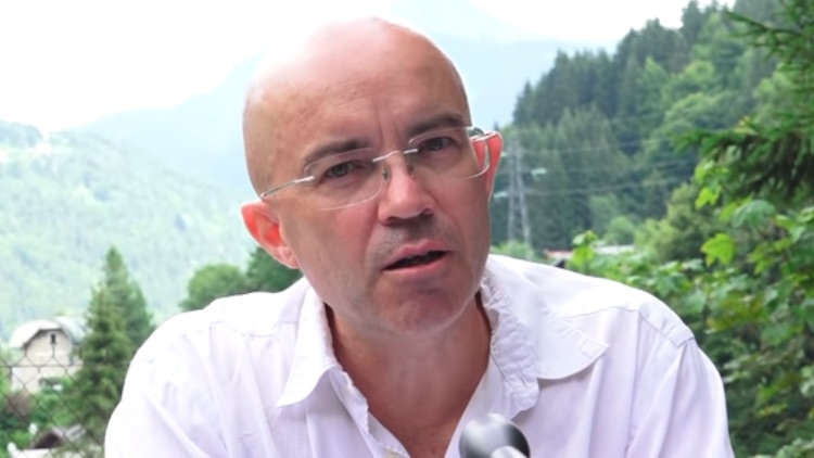 Damien Viguier : « Entre mari et femme, le rapport est politique » Damien Viguier : « Entre mari et femme, le rapport est politique »