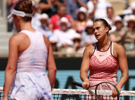 Roland-Garros : l’Ukrainienne Svitolina sifflée pour avoir refusé de saluer la Biélorusse Sabalenka