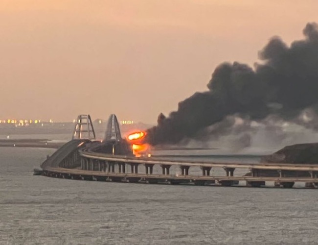 Une nouvelle attaque sur le pont de Crimée, revendiquée par Kiev