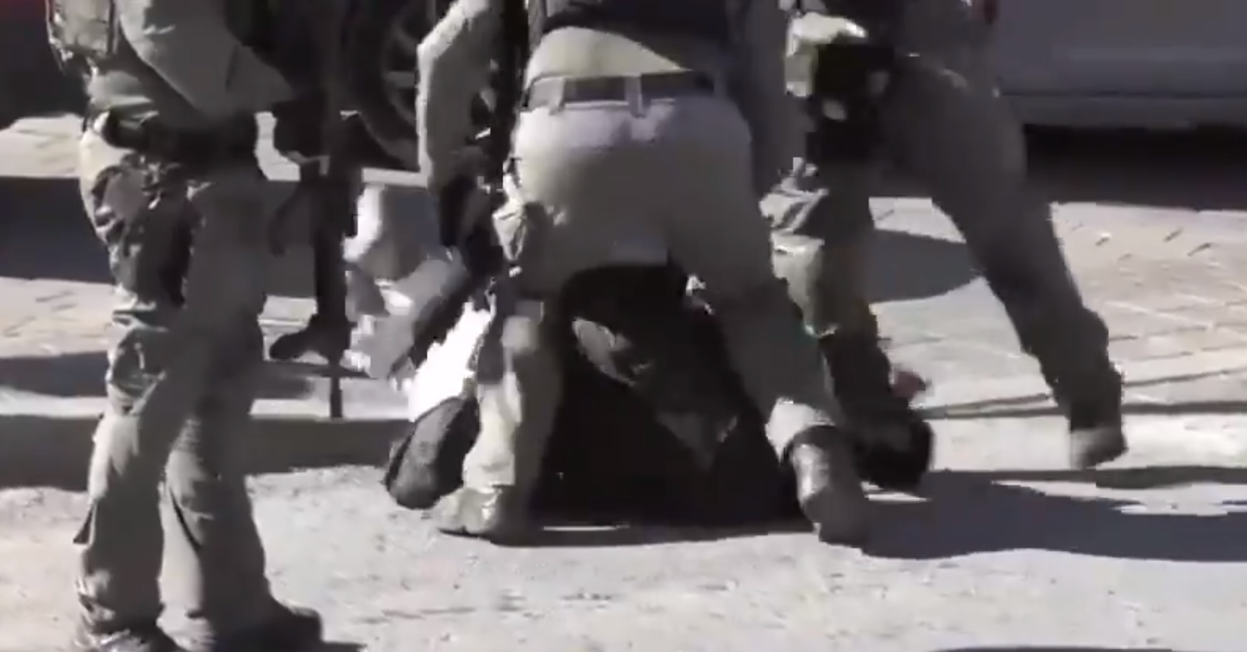 Le journaliste Mustafa Al Kharouf tabassé par des soldats israéliens en direct sur CNN